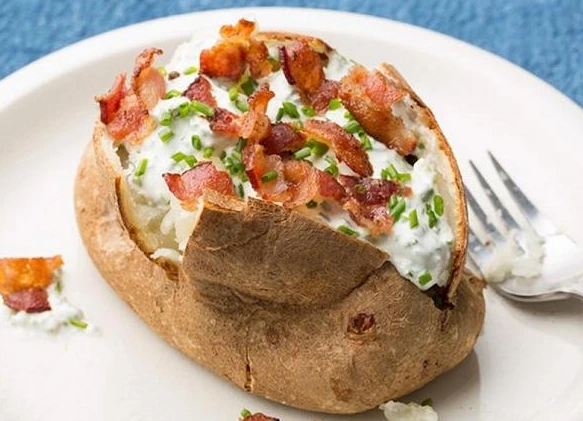 Baked Potatoes with Sour Cream