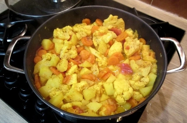 Indian Vegetarian Dish: Curry with Vegetables