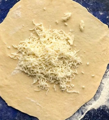 Khachapuri with Sour Milk and Cheese step 7