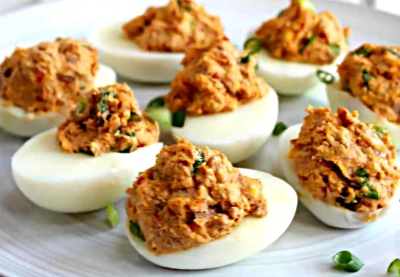 Eggs Stuffed with Tuna