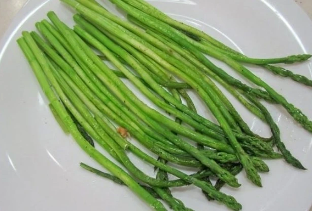 Green Asparagus in the Oven