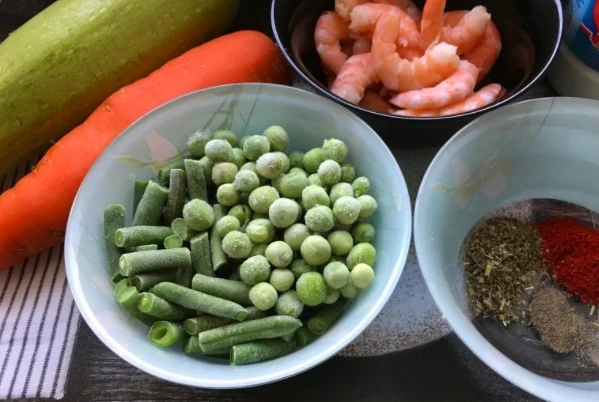 Vegetables with King Prawns step 1