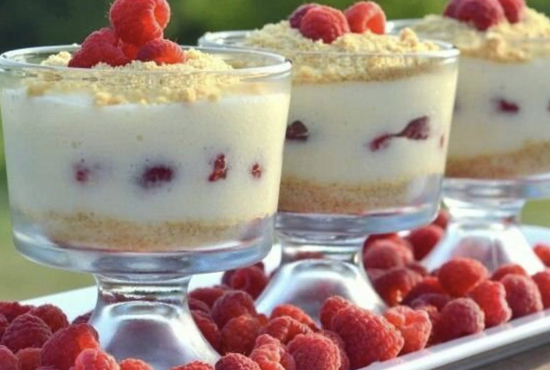 Raspberry Cheesecake Parfait No Bake