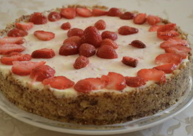 Unbaked Cheesecake with Strawberries
