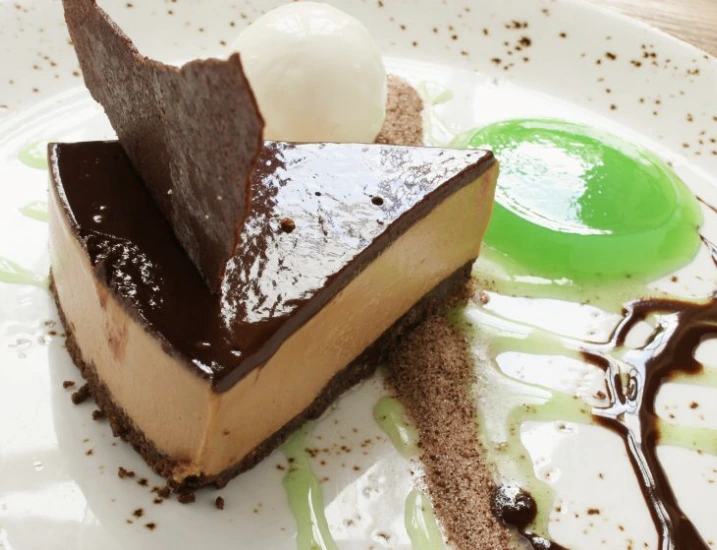 Coffee and Liqueur Cheesecake without Baking