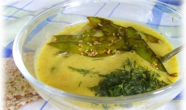 Zucchini Puree Soup with Young Sugar Peas