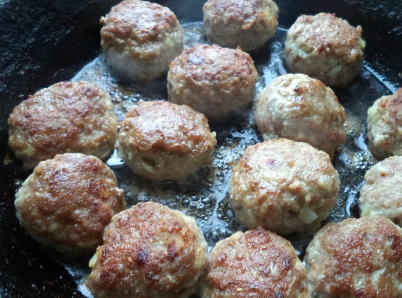 Meatballs in Sour Cream Sauce step 6