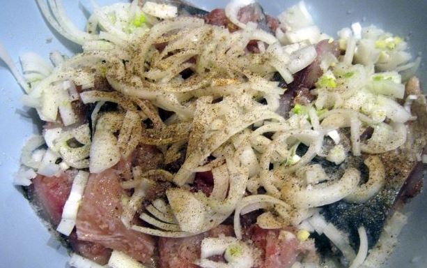 Mackerel with Potatoes Baked with Mayonnaise step 3
