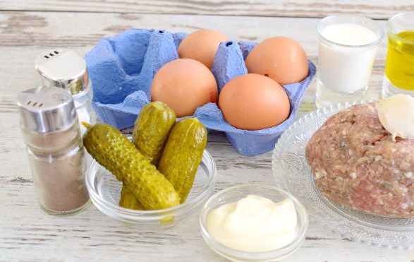 Brizol with Spicy Pickled Pickled Filling. step 1