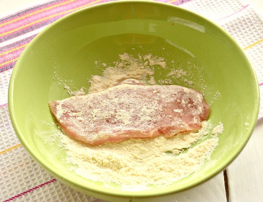 Chicken Fillet Schnitzel with Cheese step 3