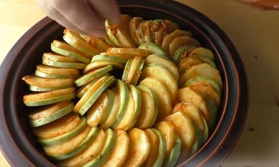 Potato and Zucchini Ratatouille with Cheese step 5
