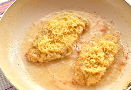 Chicken Fillet Schnitzel with Cheese step 7