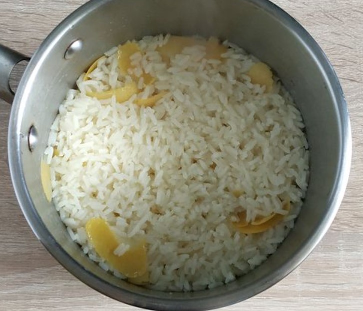 Arrosh Dose (Rice Pudding with Lemon and Cinnamon) step 3