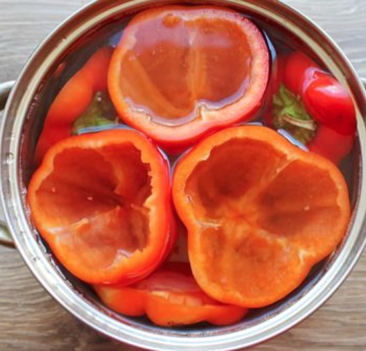 Baked Bell Pepper Stuffed with Buckwheat and Cheese step 1