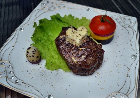Beef Steak with Mustard Oil