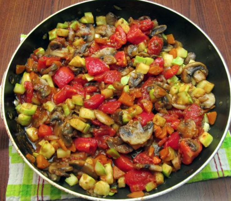 Buckwheat with Zucchini, Tomatoes and Mushrooms (in a pan)