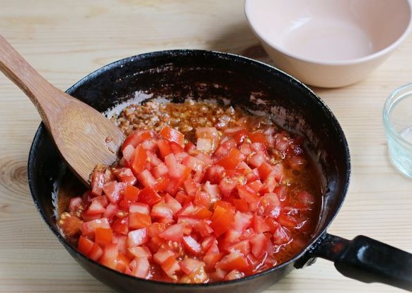 Chirbuli (scrambled eggs in Georgian) step 4