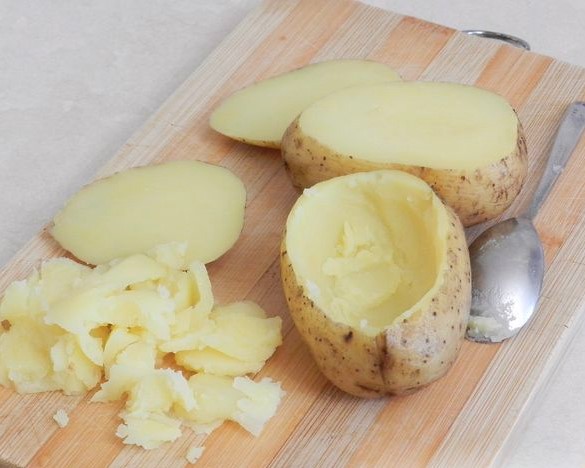 Fried Eggs in Potatoes step 2