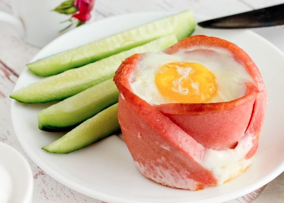 Fried Eggs with Sausage and Cheese, in the Oven