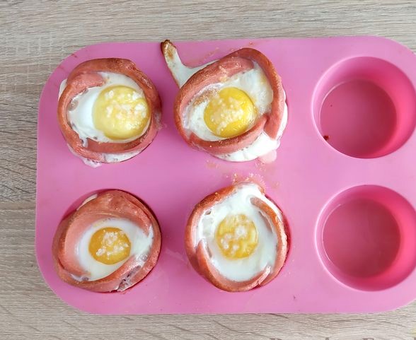 Fried Eggs with Sausage and Cheese, in the Oven step 4