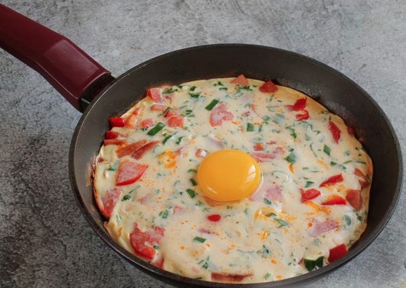 Fried Omelet with Sausage, Tomatoes, and Cheese step 3