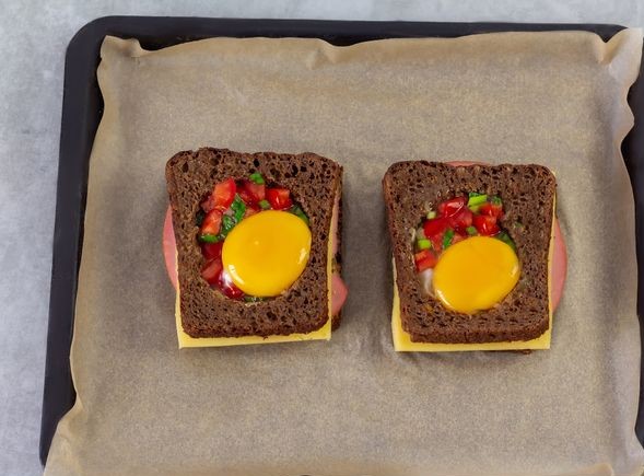 Hot Sandwiches with Scrambled Eggs, Sausage, Cheese, and Tomatoes step 5