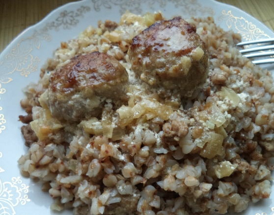Meatballs in Sour Cream Sauce step 9
