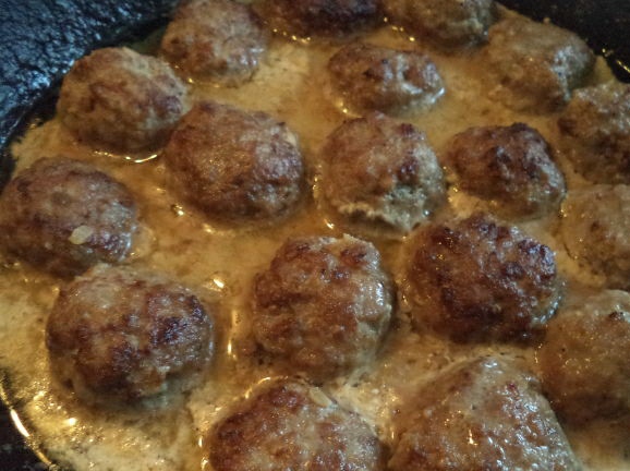 Meatballs in Sour Cream Sauce