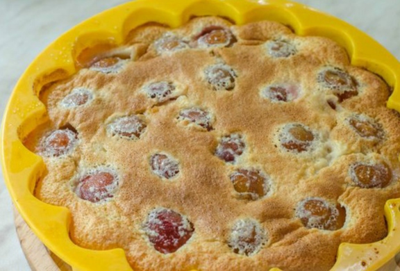 Almond Pudding with Plums step 5