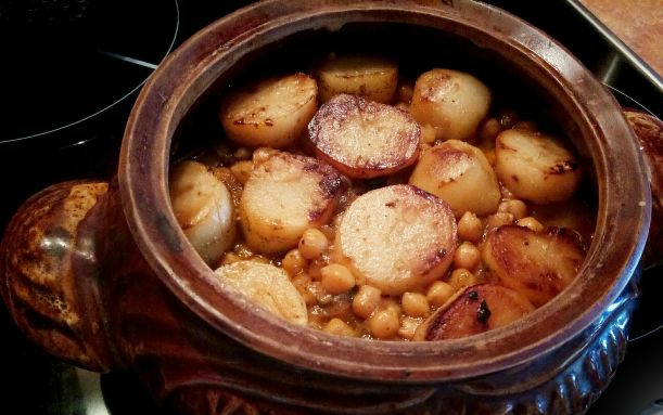 Uzbek Roast with Chickpeas and Dried Apricots (in a Pot)