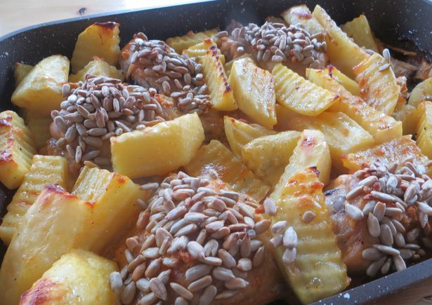 Baked Chicken Legs with Potatoes and Seeds