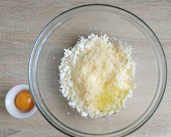 Lazy Adjarian Curd Khachapuri (in a Pan) step 1