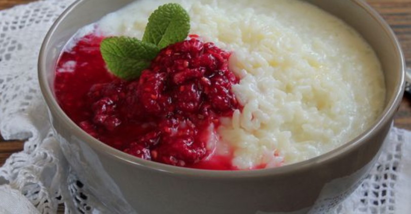 Milk Rice Porridge with Ice Cream