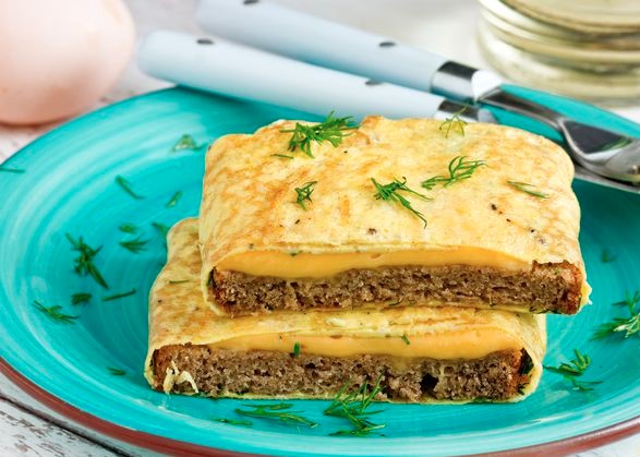 Omelet with Bread and Cheese
