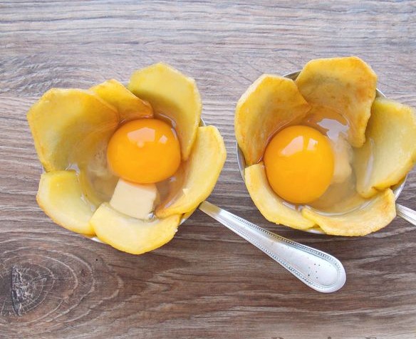 Scrambled Eggs “Flower” with Fried Potatoes (in the Oven) step 5