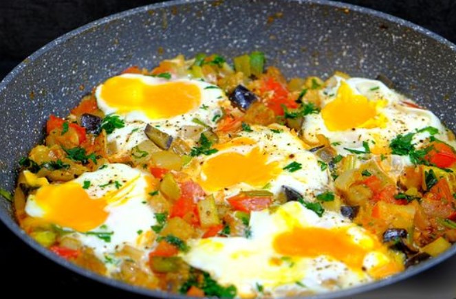 Fried Eggs with Eggplant, Zucchini and Tomatoes