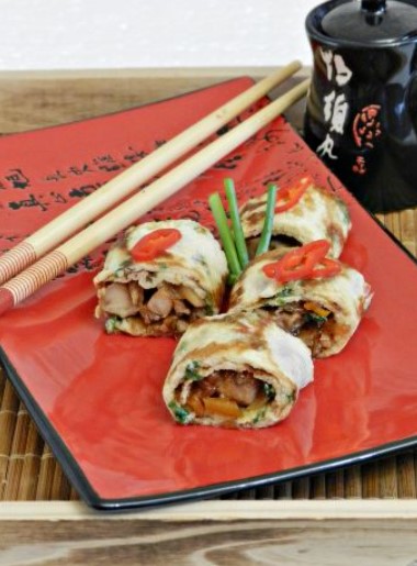 Omelet Rolls With Chicken
