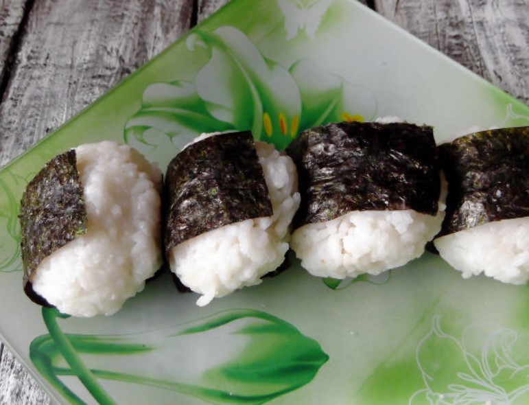 Rice “Koloboks” (Onigiri, Omusubi)