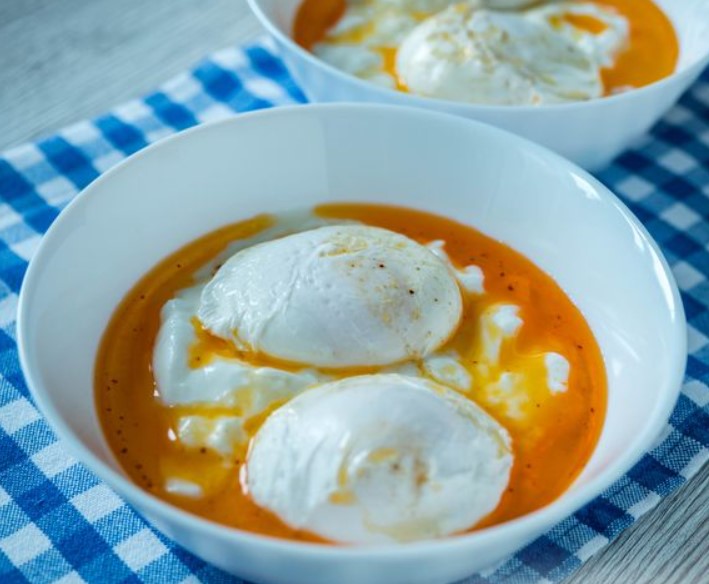 Chylbyr (Poached Eggs in Turkish)