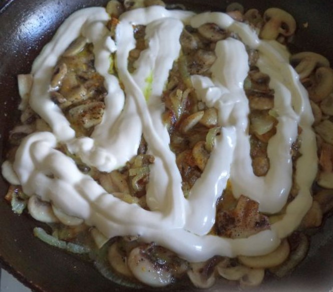 Fried Champignons with Sour Cream step 7