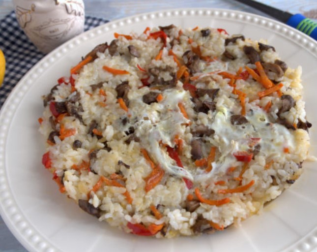 Rice Casserole with Vegetables and wild Mushrooms (in a Slow Cooker)