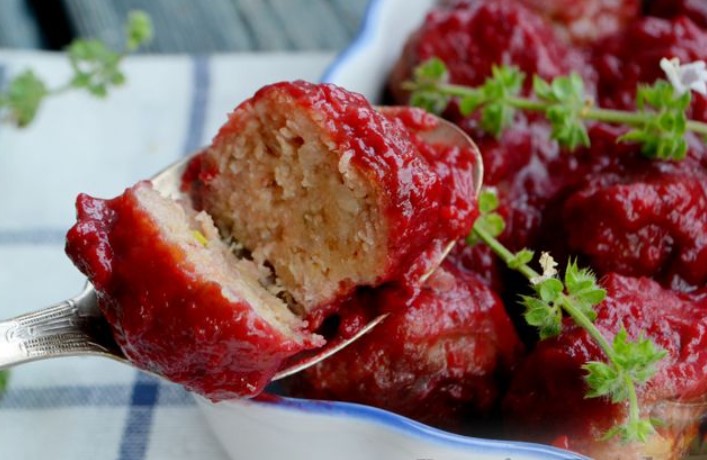 Baked Meatballs Stewed in Cherry Sauce step 16