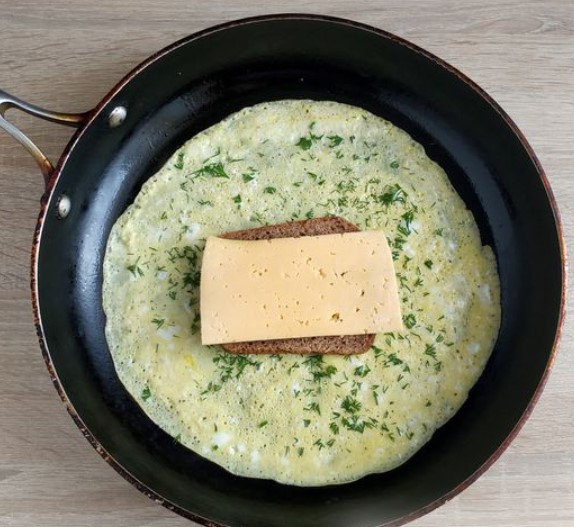 Omelet with Bread and Cheese step 8