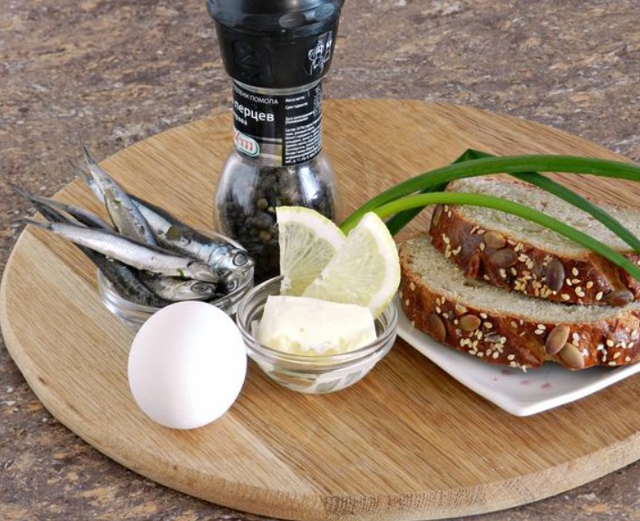 Sprat and Egg Sandwiches step 1