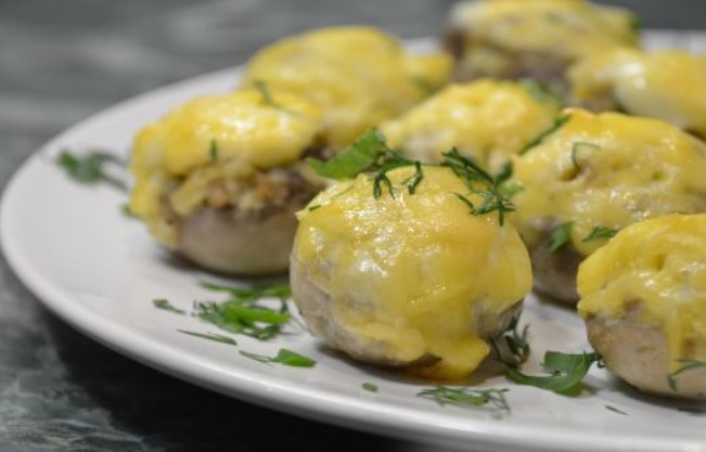 Oven-Baked Stuffed Champignons