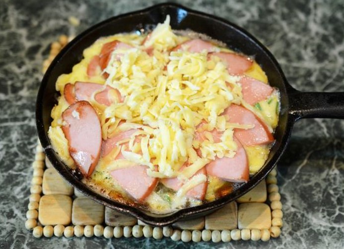 Omelet Casserole “Matafan” with Sausage and Cheese step 11