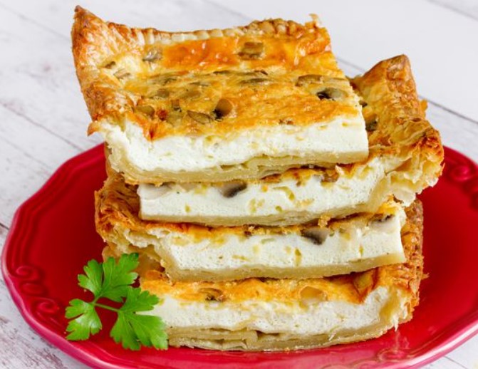 Omelet with Mushrooms on Puff Pastry (in the Oven)