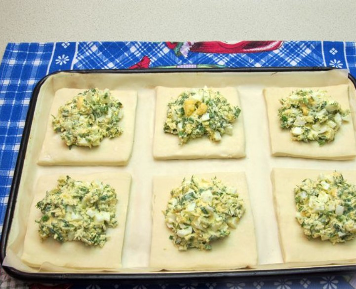Snack Puffs with Boiled Eggs, Cheese and Herbs step 9