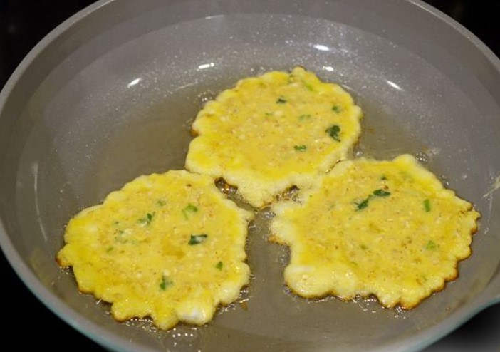 Omelette Pancakes with Feta Cheese, Tomatoes and Herbs step 5