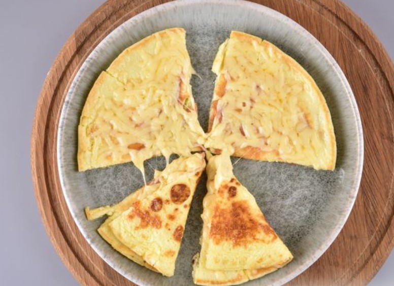 Omelet with Sour Cream and Cheese step 8